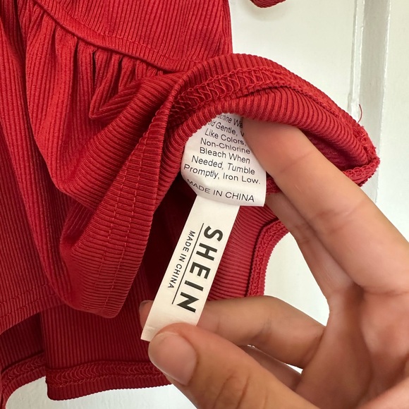 SHEIN Deep Vneck Ruffle Top - Picture 4 of 6